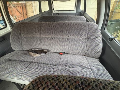 Used 2000 Dodge B3500 image 10