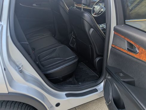 Used 2016 Lincoln MKX Reserve w/ Climate Package AWD/4WD image 8