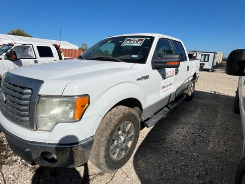 Used 2010 Ford F150 XLT image 1