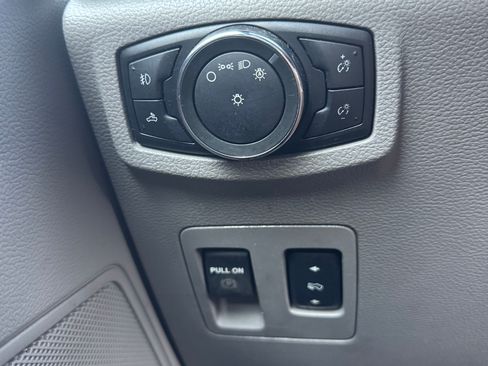 Used 2016 Ford F150 XLT w/ Equipment Group 302A Luxury RWD image 18