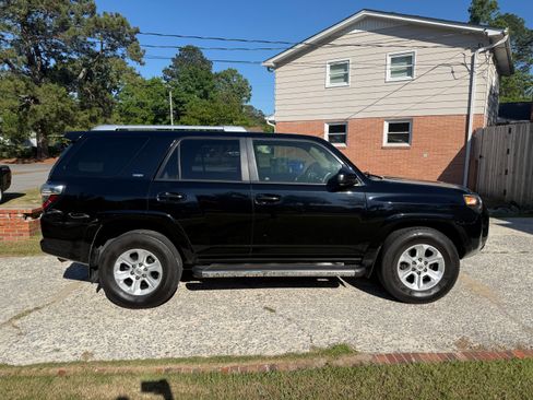 Used 2015 Toyota 4Runner SR5 image 5