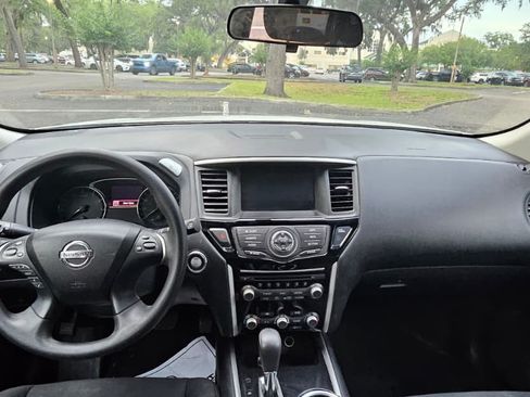 Used 2017 Nissan Pathfinder S FWD image 4