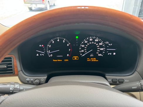 Used 2004 Lexus LS 430 RWD image 13