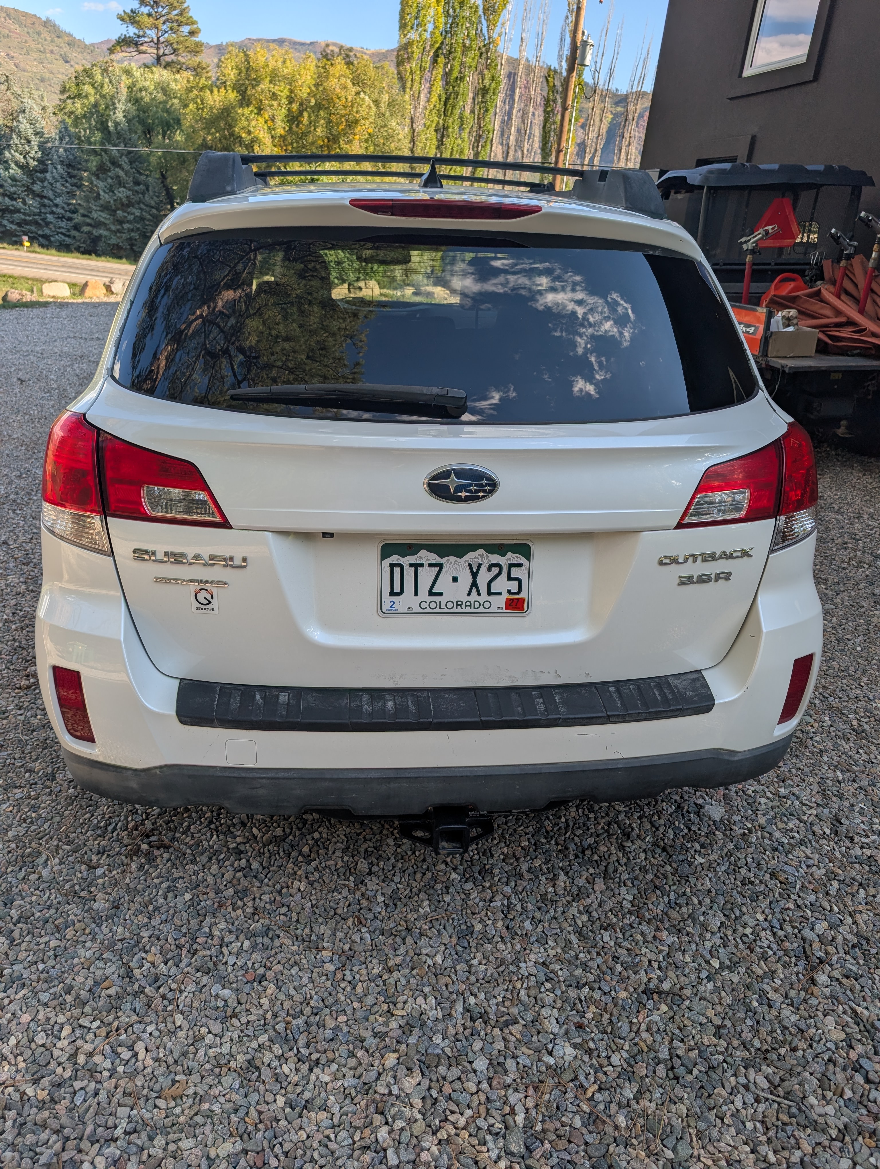 Used 2014 Subaru Outback 3.6R Limited w/ Moonroof Package AWD/4WD image 5