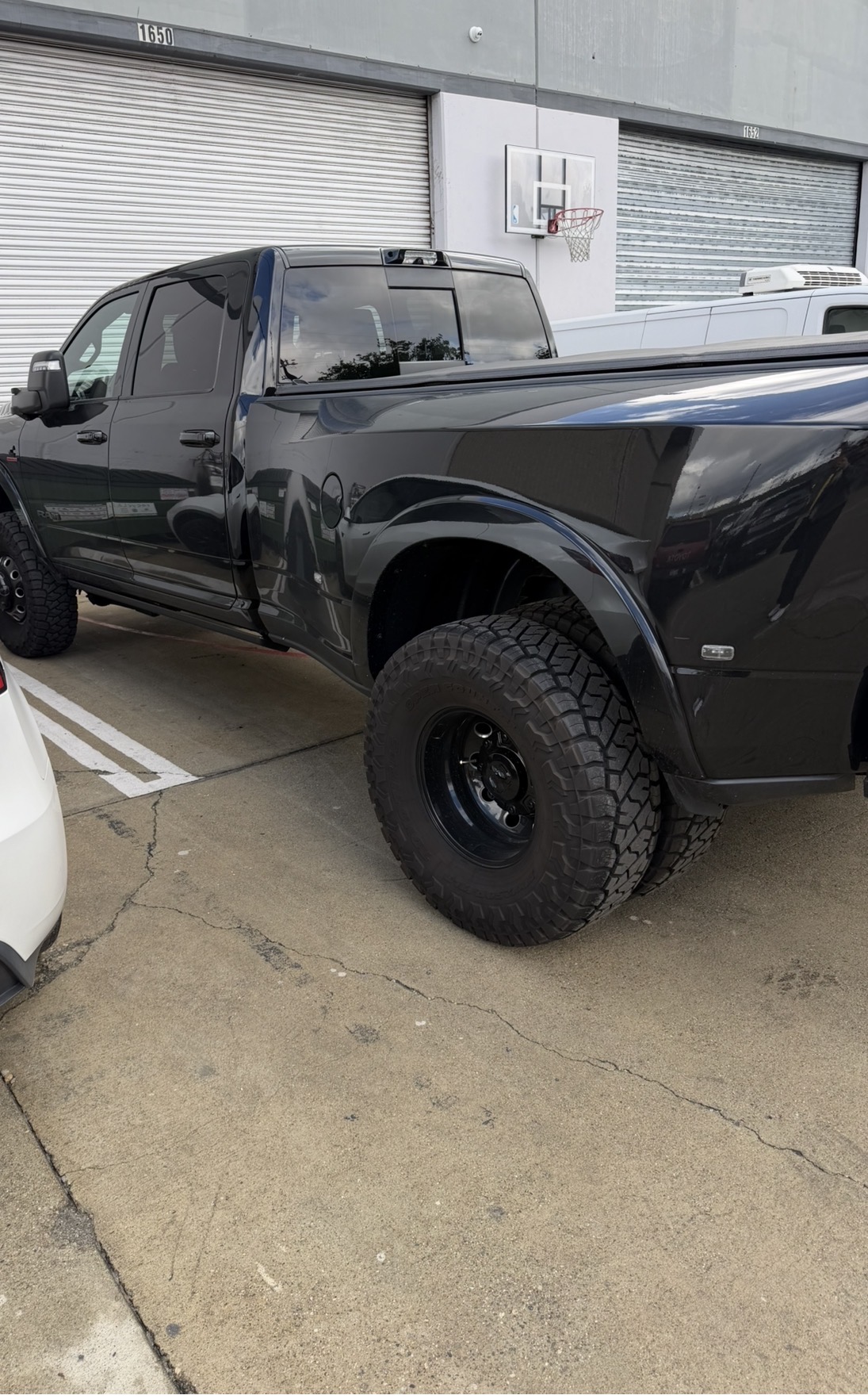 Used 2024 RAM 3500 Limited w/ Night Edition AWD/4WD image 13