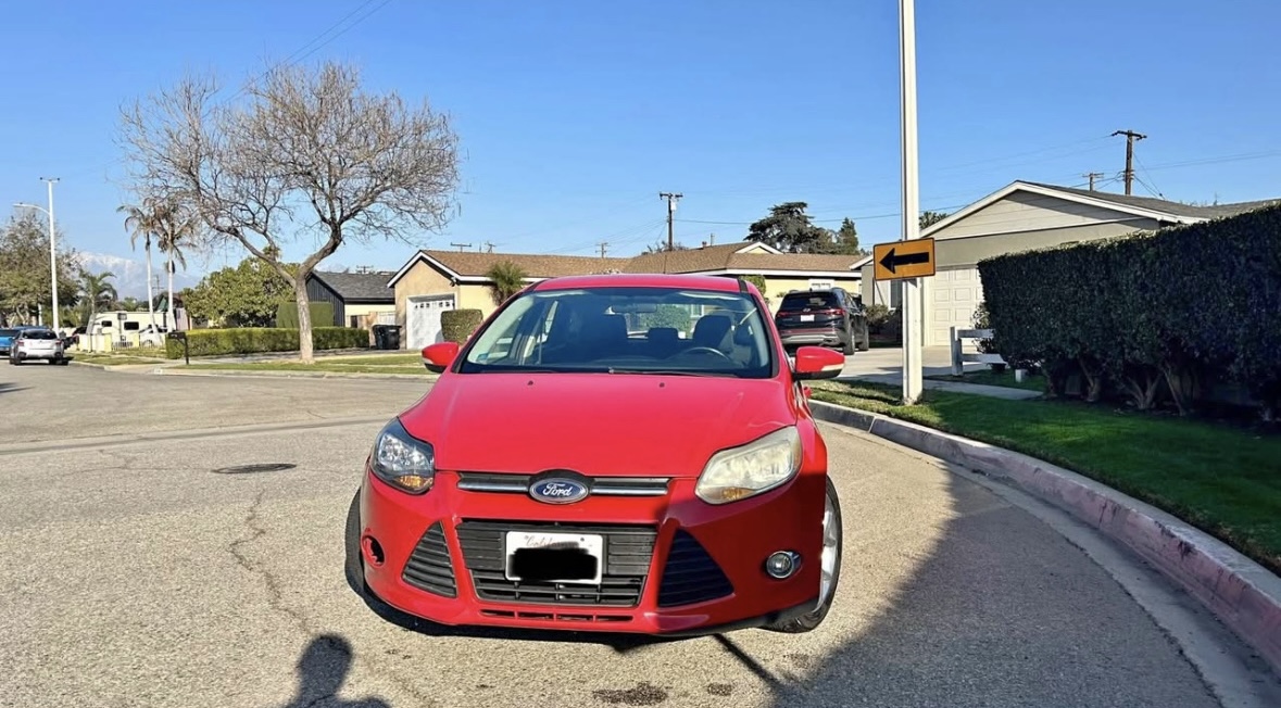Used 2012 Ford Focus SEL FWD image 2