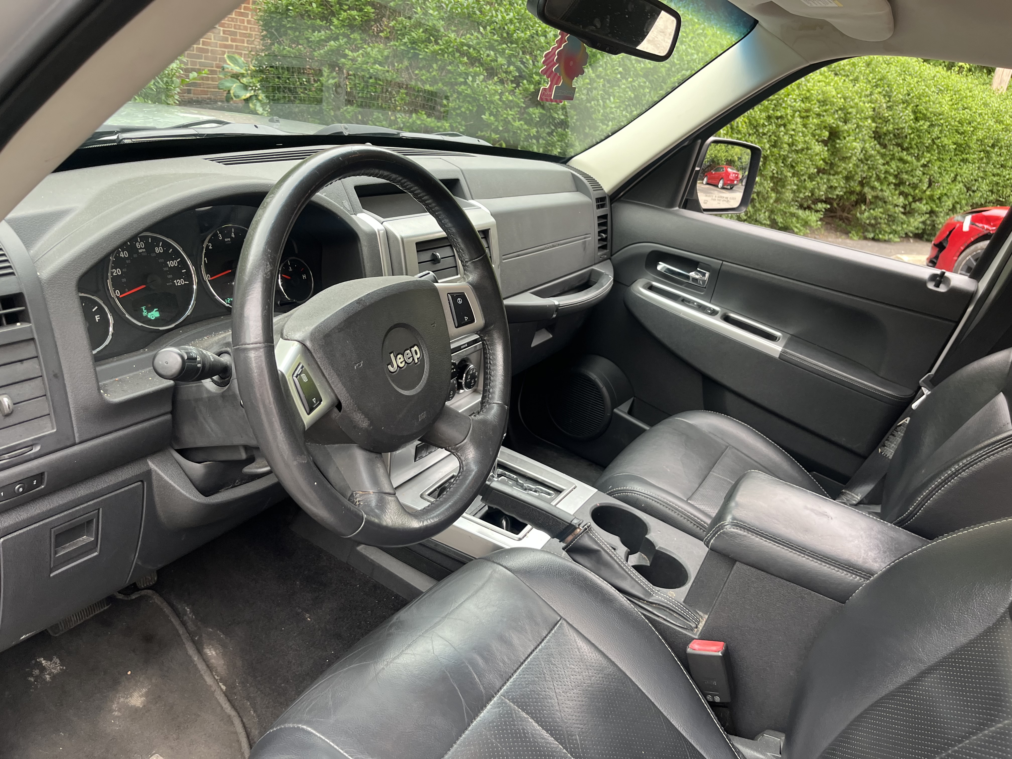 Used 2009 Jeep Liberty Limited w/ Premium Group II AWD/4WD image 13