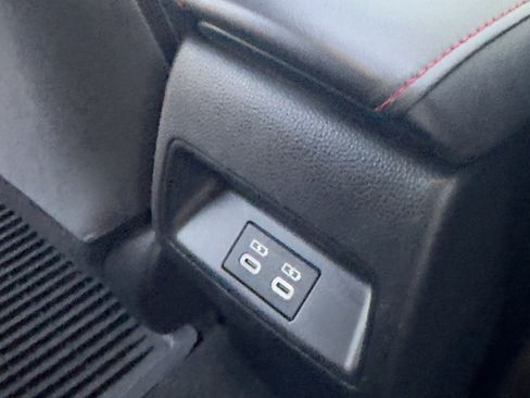 Used 2023 Toyota Corolla SE w/ SE Package image 19