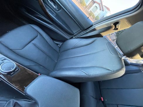 Used 2015 BMW 320i Sedan RWD image 11