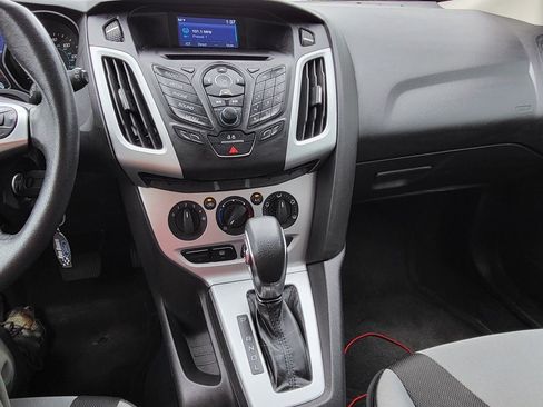 Used 2014 Ford Focus SE w/ SE Sport Package image 8