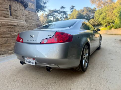 Used 2004 INFINITI G35 Coupe w/ Premium Pkg image 2