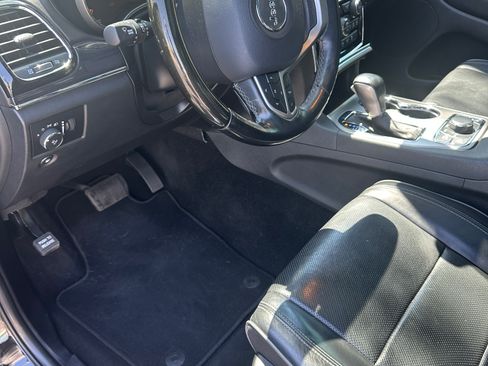 Used 2020 Jeep Grand Cherokee Overland AWD/4WD image 13