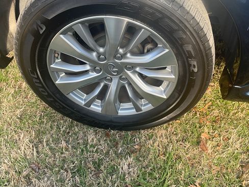 Used 2017 INFINITI QX80 2WD w/ Driver Assistance Package image 6