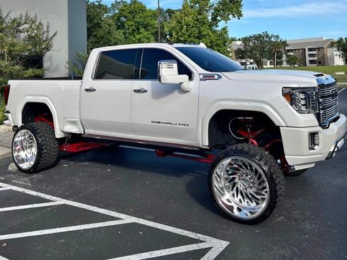 Used 2022 GMC Sierra 3500 Denali w/ Denali Ultimate Package image 1