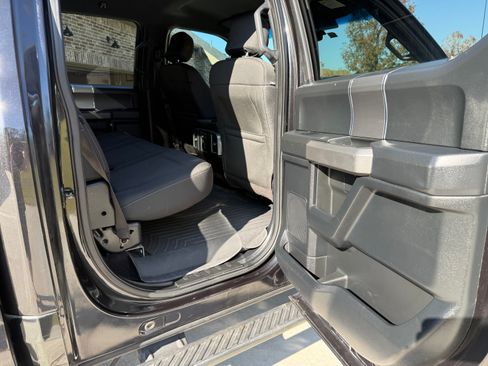 Used 2015 Ford F150 XLT w/ Equipment Group 302A Luxury image 14