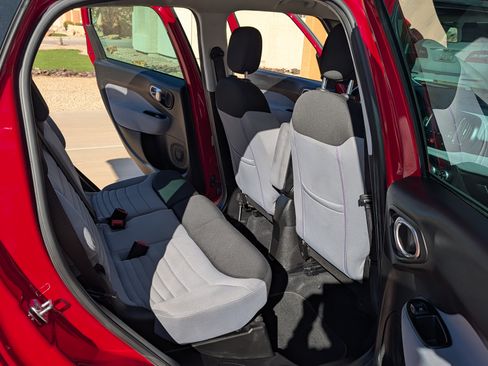 Used 2014 FIAT 500L Easy image 15