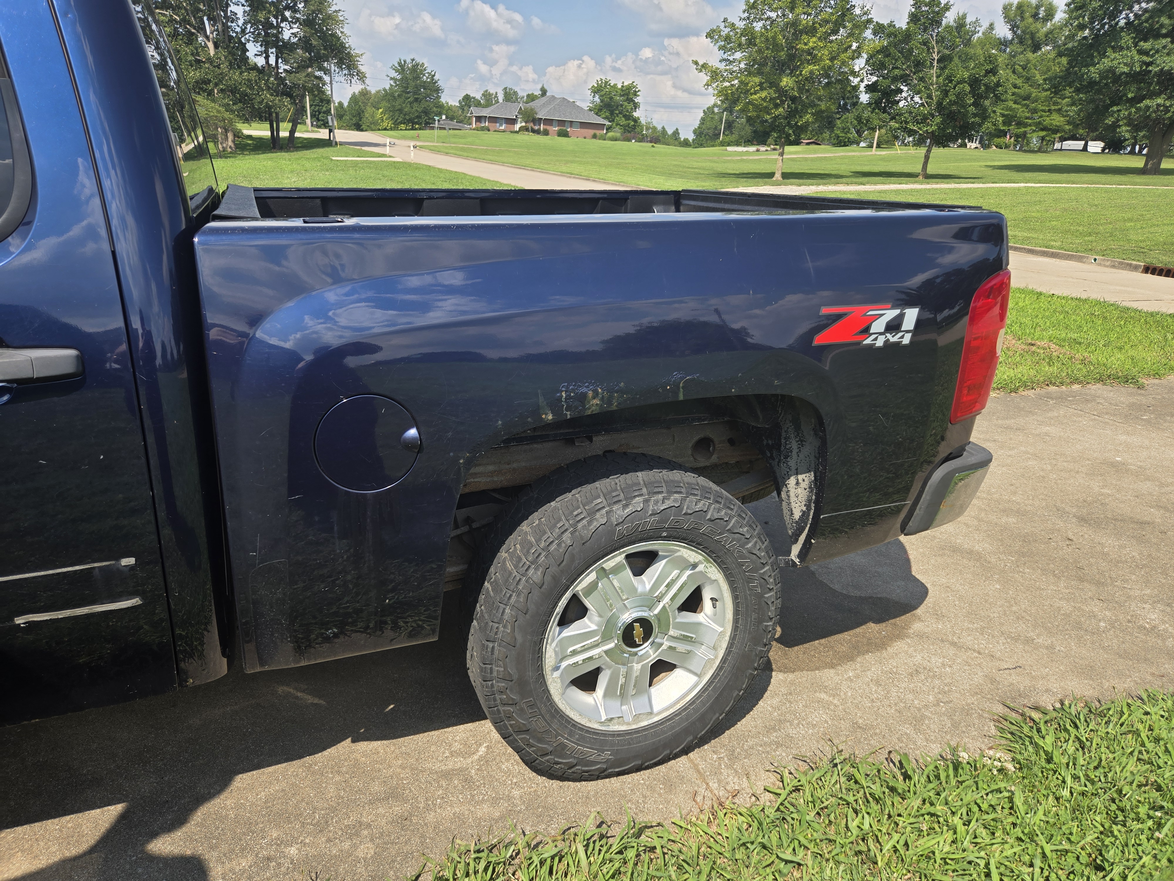 Used 2010 Chevrolet Silverado 1500 LT w/ Power Pack Plus AWD/4WD image 8