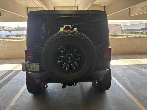 Used 2016 Jeep Wrangler Unlimited Rubicon w/ Max Tow Package AWD/4WD image 2