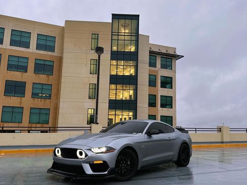 Used 2021 Ford Mustang GT Premium w/ Equipment Group 401A RWD image 11