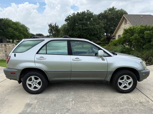 Used 2000 Lexus RX 300 FWD image 1