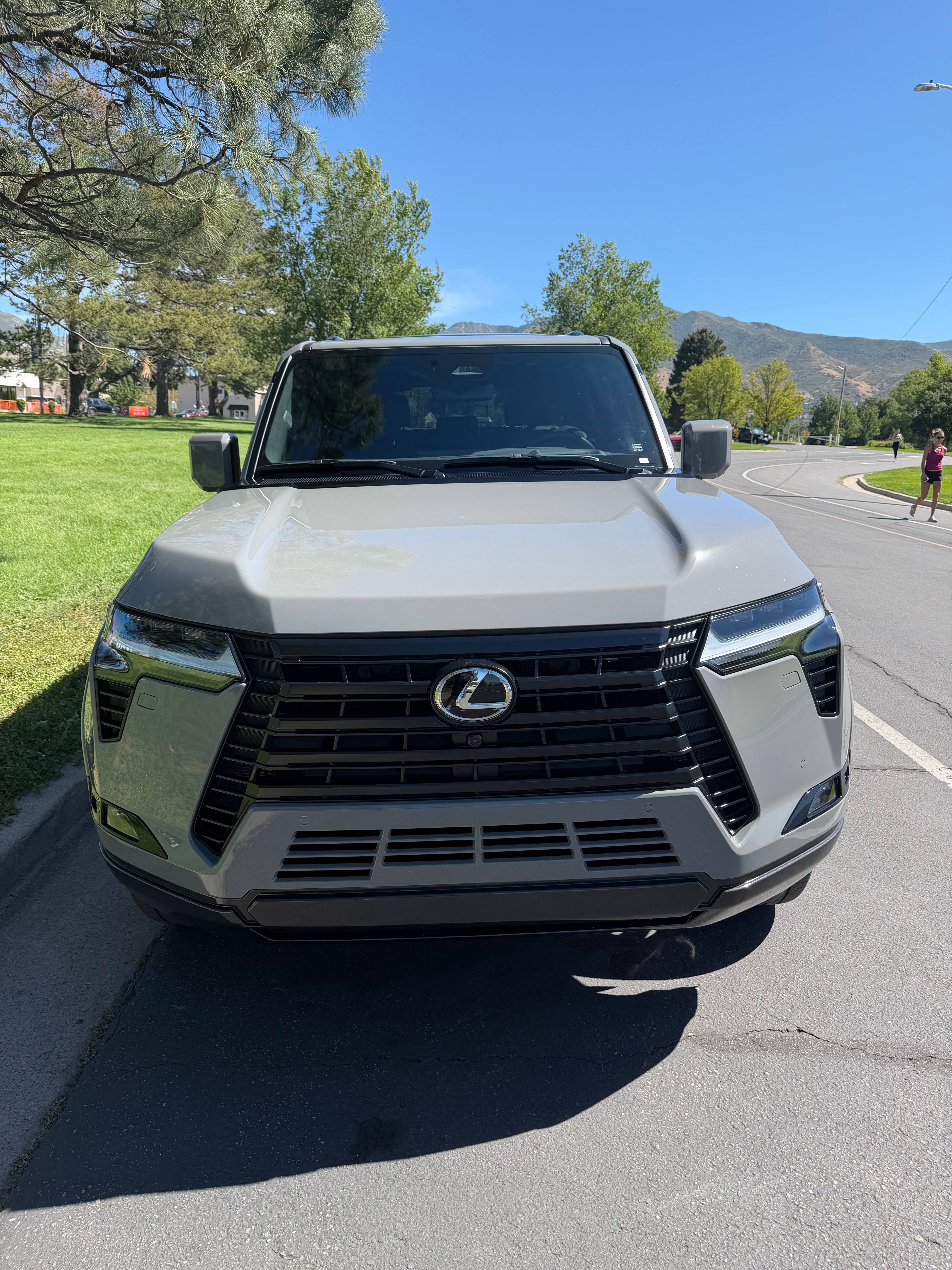 Used 2026 Lexus GX 550 w/ Accessory Package (2T) AWD/4WD image 2