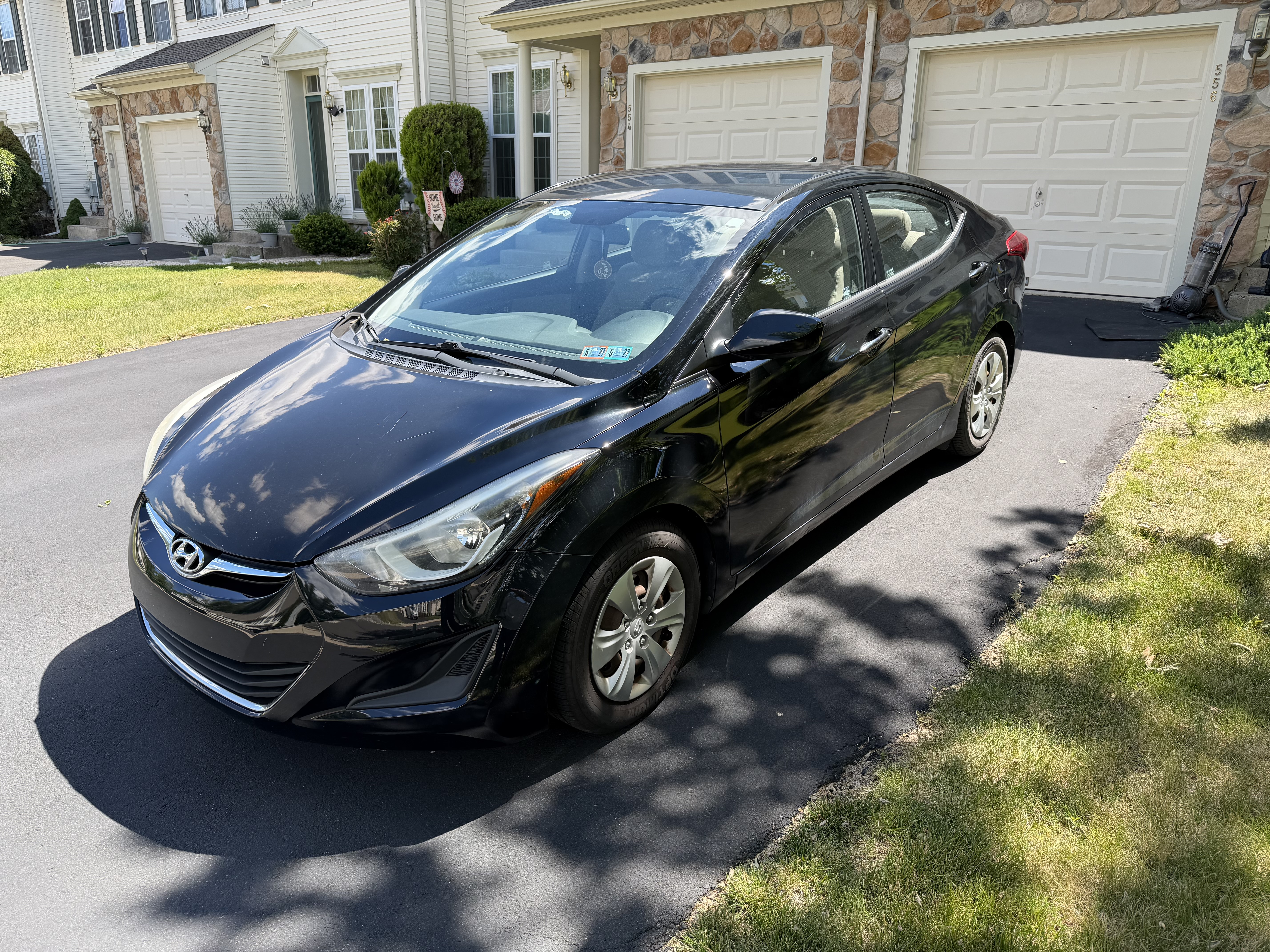 Used 2016 Hyundai Elantra SE FWD image 1