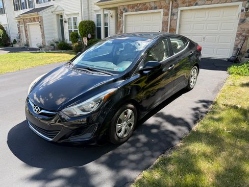 Used 2016 Hyundai Elantra SE FWD image 1