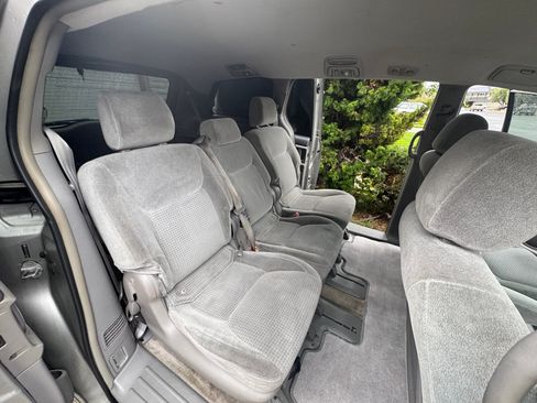 Used 2007 Toyota Sienna CE image 9