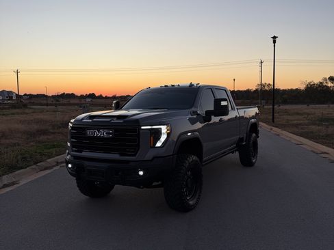 Used 2025 GMC Sierra 2500 AT4X w/ AT4X AEV Edition image 16