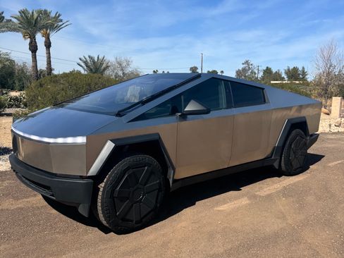 Used 2024 Tesla Cybertruck AWD Crew Cab image 1