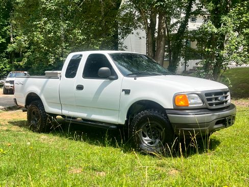 Used 2004 Ford F150 XL AWD/4WD image 1