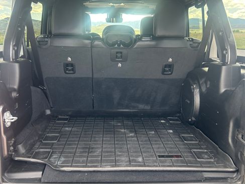 Used 2020 Jeep Wrangler Unlimited Rubicon AWD/4WD image 11