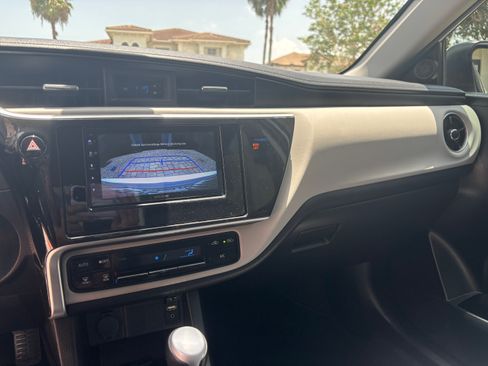 Used 2019 Toyota Corolla LE FWD image 11