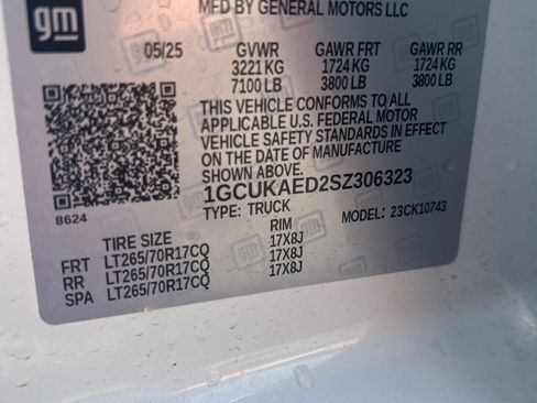 Used 2025 Chevrolet Silverado 1500 W/T w/ WT Value Package AWD/4WD image 9