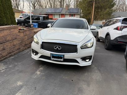 Used 2015 INFINITI Q70 3.7 w/ Sport Package