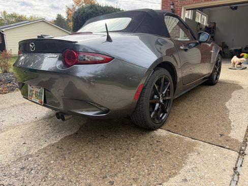 Used 2019 MAZDA MX-5 Miata Club w/ I-ACTIVSENSE Club Package image 27