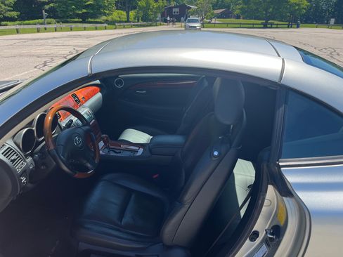 Used 2005 Lexus SC 430 Convertible RWD image 19