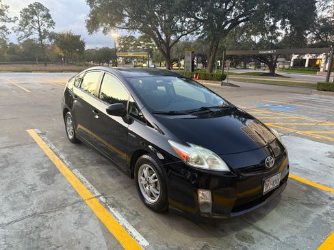Used 2010 Toyota Prius Two image 1