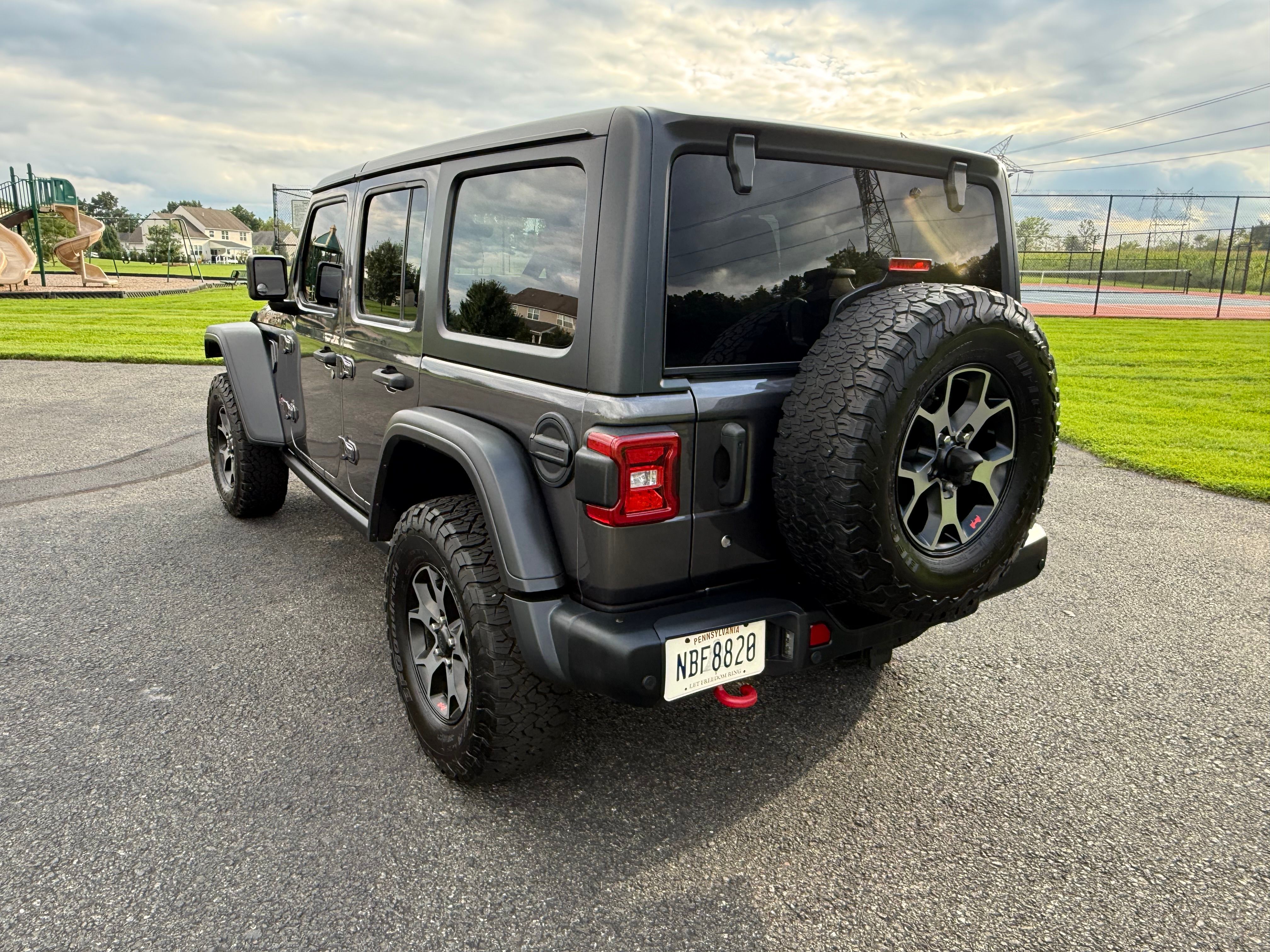 Used 2018 Jeep Wrangler Unlimited Rubicon w/ Dual Top Group AWD/4WD image 8