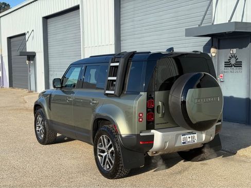 Used 2024 Land Rover Defender 110 S image 13