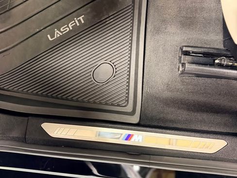 Used 2022 BMW X5 sDrive40i w/ M Sport Package image 13