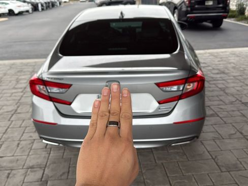 Used 2019 Honda Accord Touring image 8