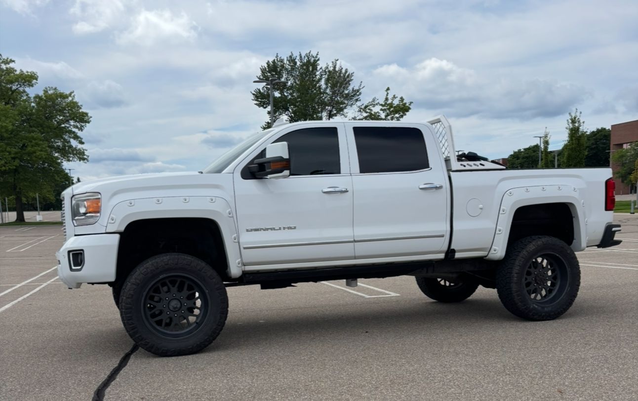 Used 2016 GMC Sierra 2500 Denali w/ Duramax Plus Package AWD/4WD image 5