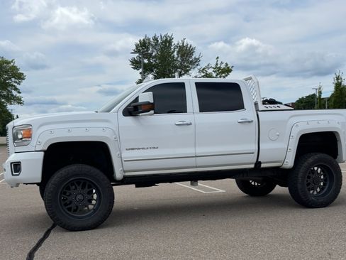 Used 2016 GMC Sierra 2500 Denali w/ Duramax Plus Package AWD/4WD image 5