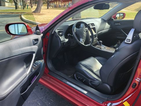 Used 2015 Lexus IS 250C w/ Luxury Package image 12