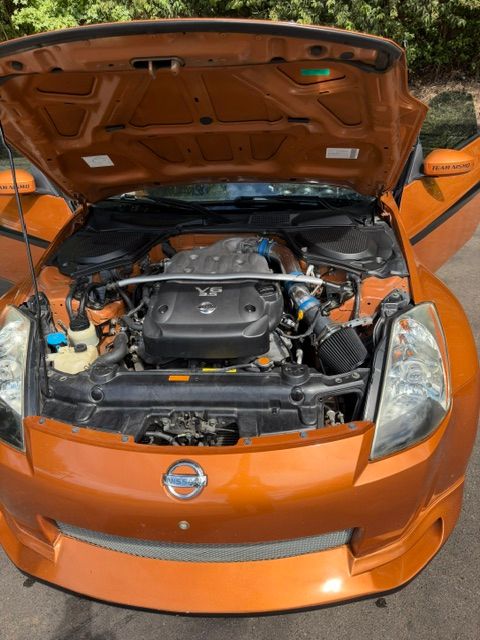 Used 2004 Nissan 350Z Performance w/ Cargo Convenience Pkg RWD image 10