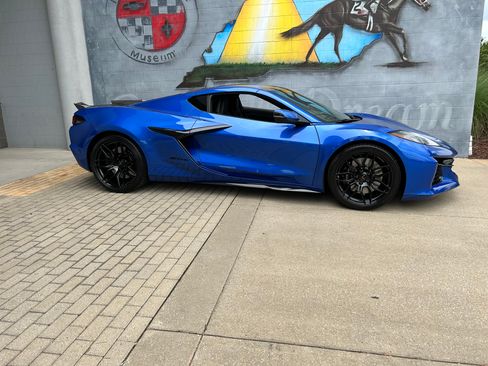 Used 2023 Chevrolet Corvette Z06 image 9