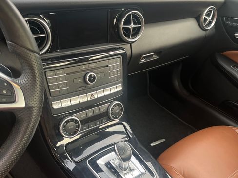 Used 2019 Mercedes-Benz SLC 300 300 Roadster 2D image 10