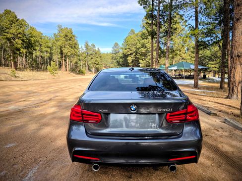 Used 2018 BMW 340i xDrive 340i xDrive Sedan 4D image 2