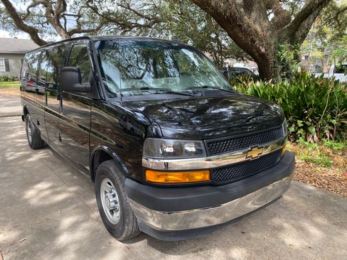Used 2017 Chevrolet Express 3500 LT w/ LT Preferred Equipment Group image 1